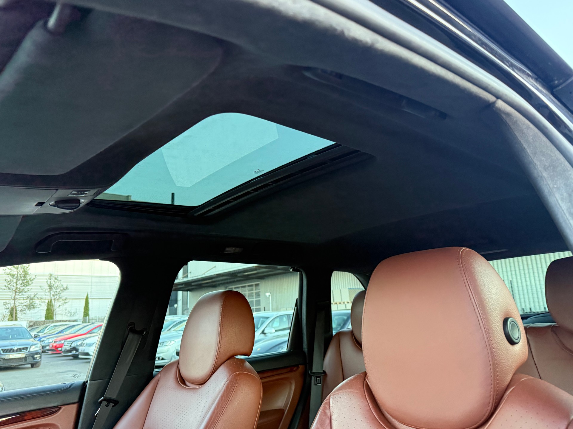 PORSCHE Cayenne Turbo / Frisch ab MFK / AHK 3500kg / 500PS / Schiebedach / Keyless Go-image-11
