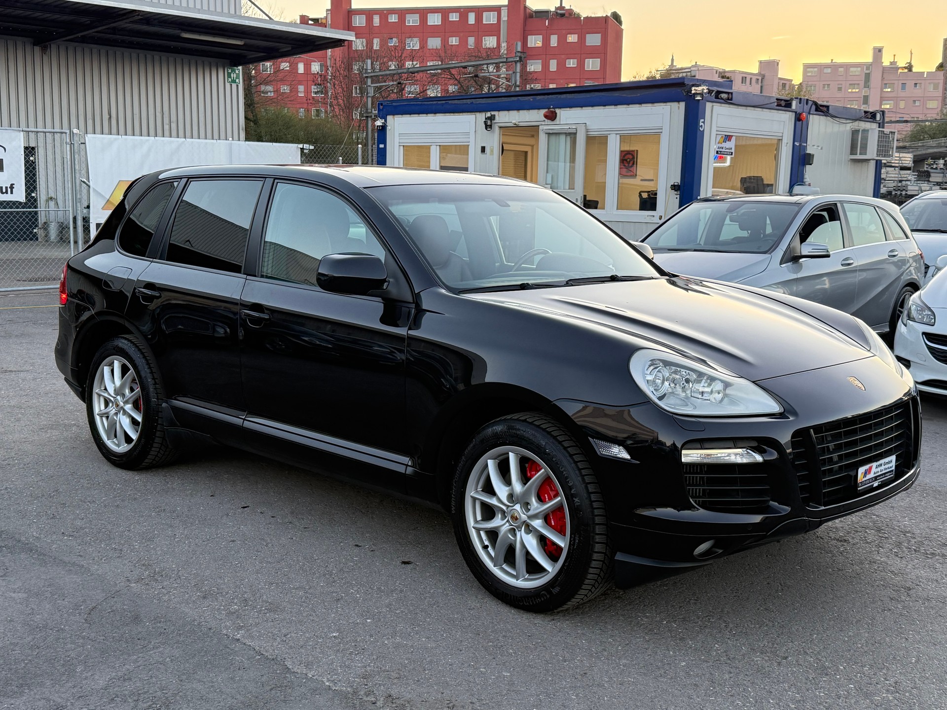 PORSCHE Cayenne Turbo / Frisch ab MFK / AHK 3500kg / 500PS / Schiebedach / Keyless Go-image-2