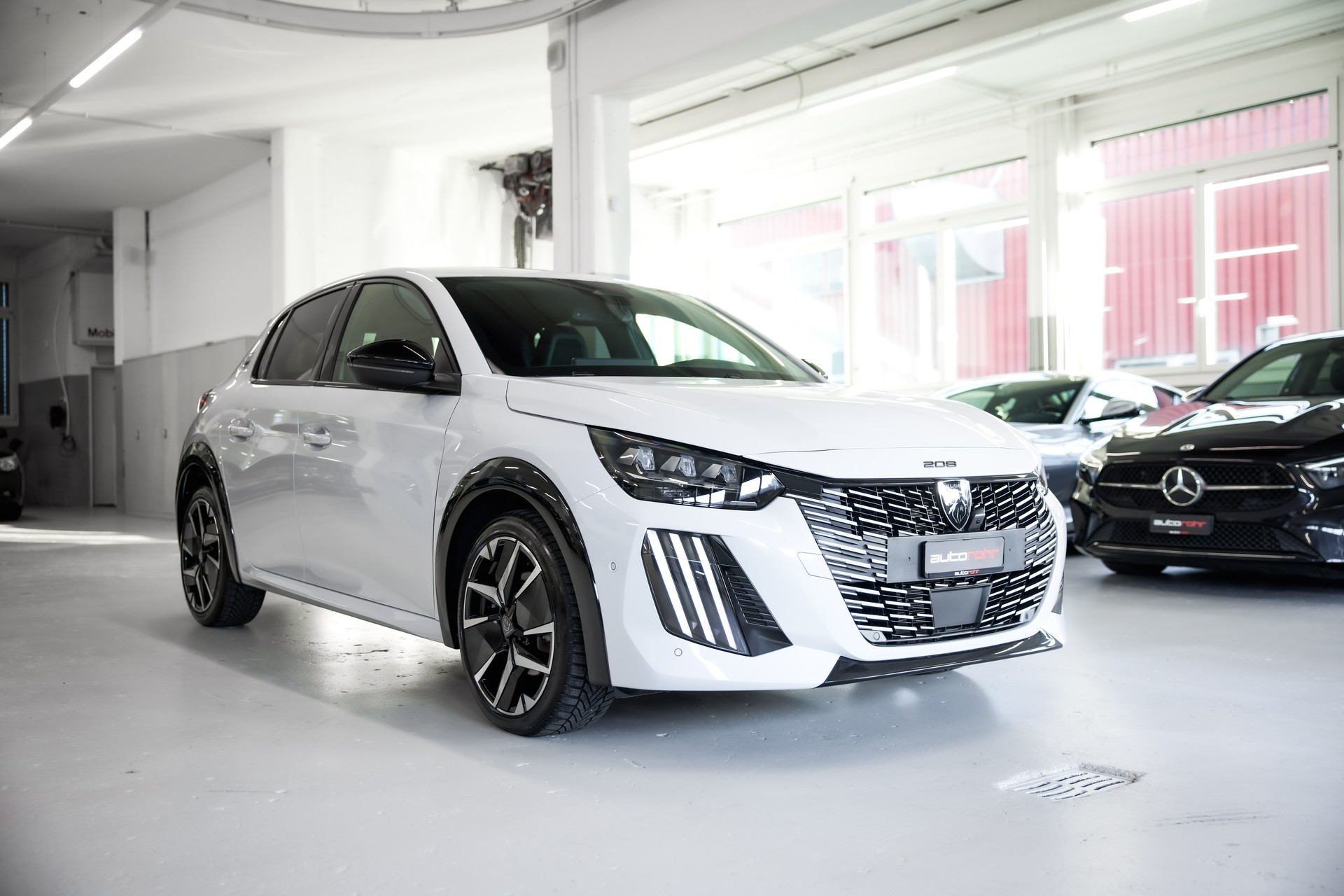 PEUGEOT 208 1.2 MHEV 110 GT-image-2