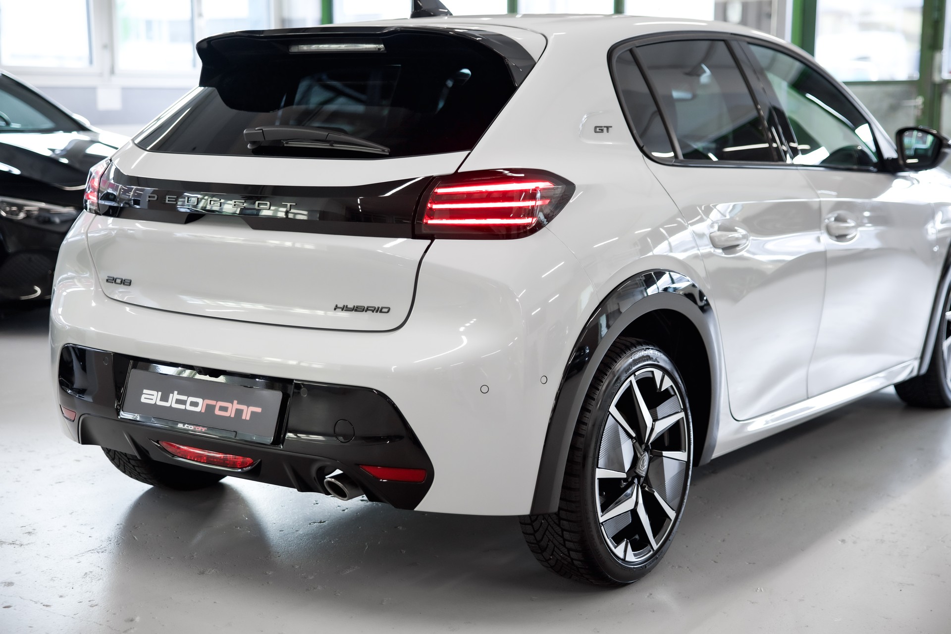 PEUGEOT 208 1.2 MHEV 110 GT-image-12