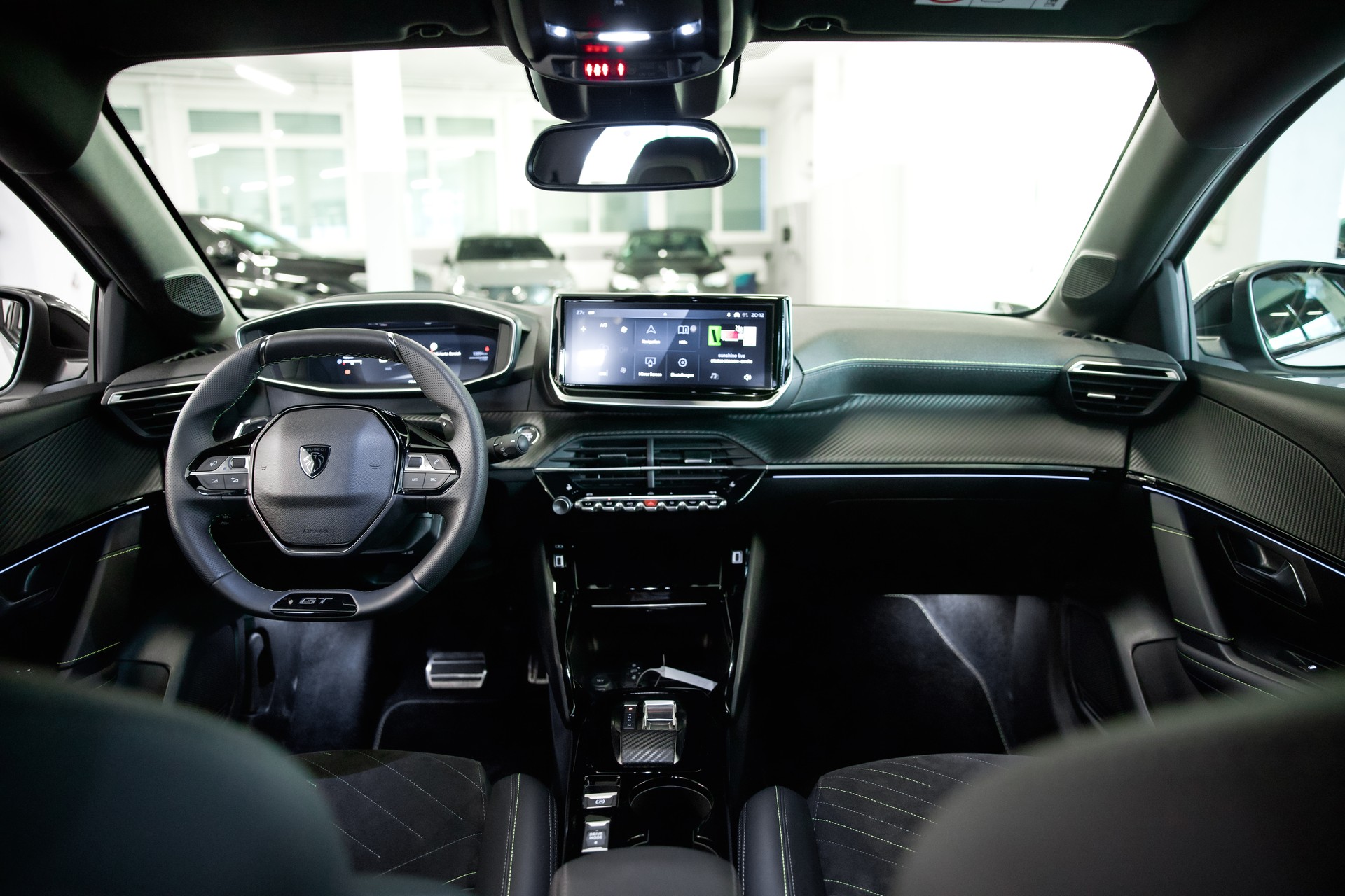 PEUGEOT 208 1.2 MHEV 110 GT-image-16