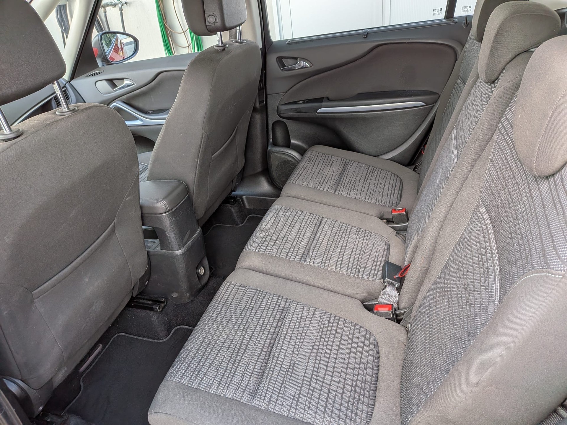 OPEL Zafira Tourer 1.6i 16V CNG Turbo Drive-image-9