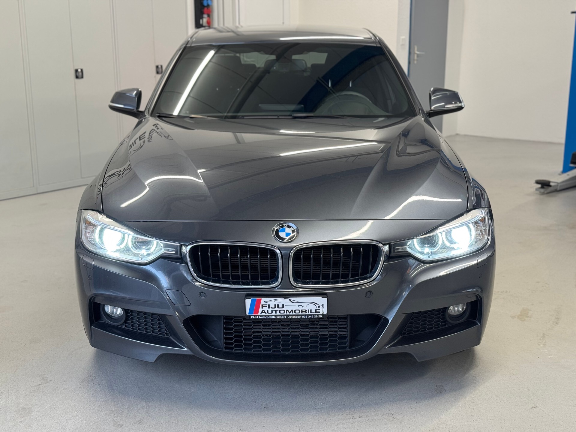 BMW 320d xDrive Steptronic-image-1