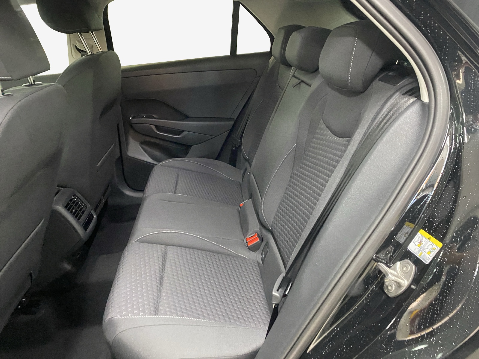 VW T-Roc 1.5 eTSI mHEV Life DSG-image-11