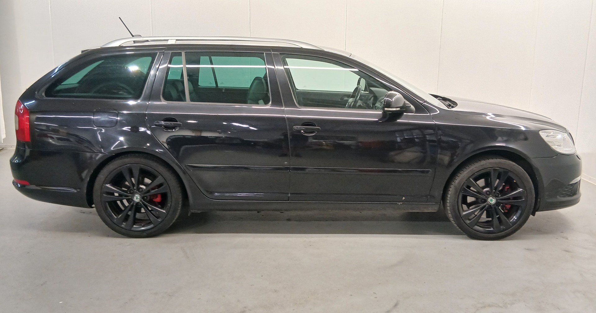 SKODA Octavia Combi 2.0 TDI RS DSG-image-4