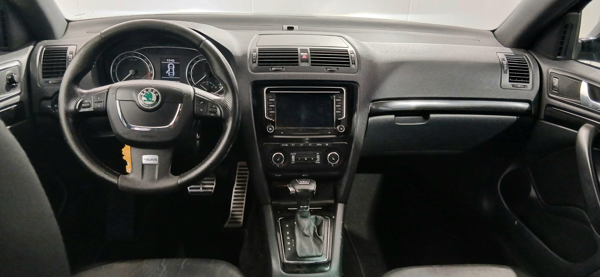 SKODA Octavia Combi 2.0 TDI RS DSG-image-6