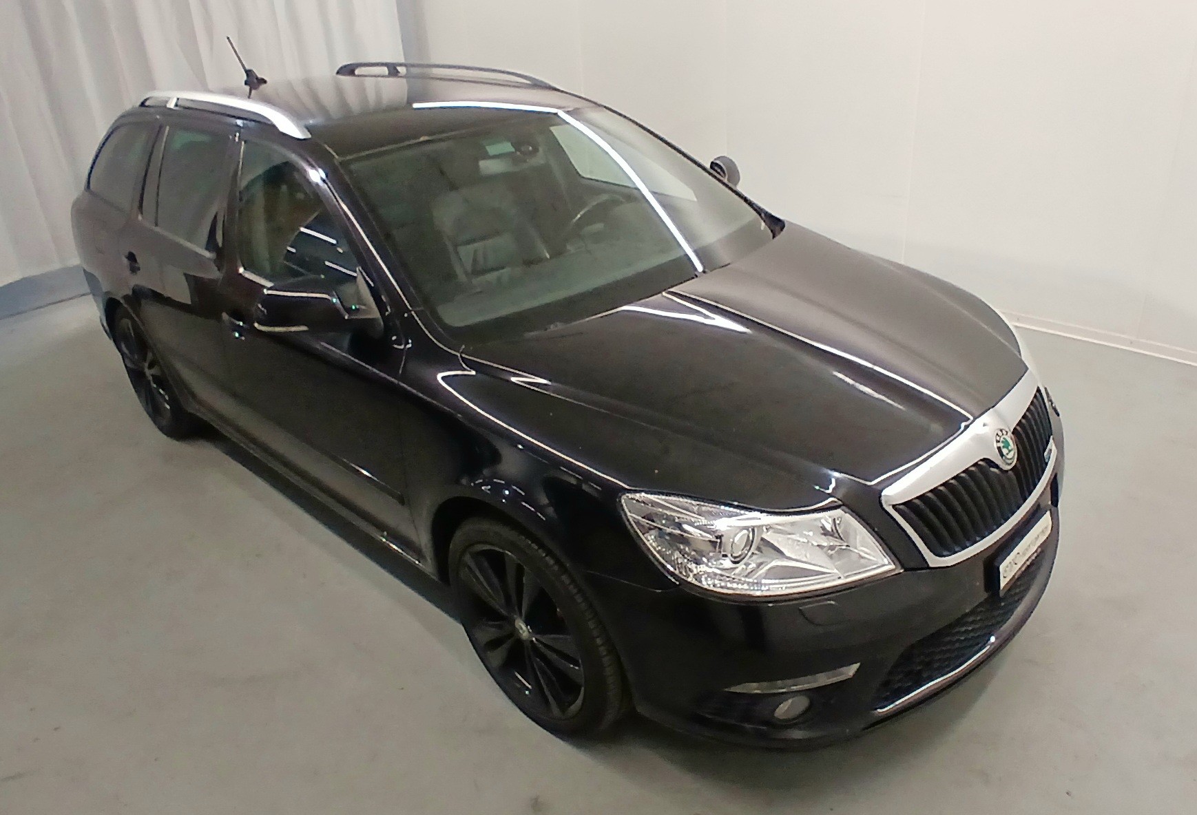 SKODA Octavia Combi 2.0 TDI RS DSG-image-2