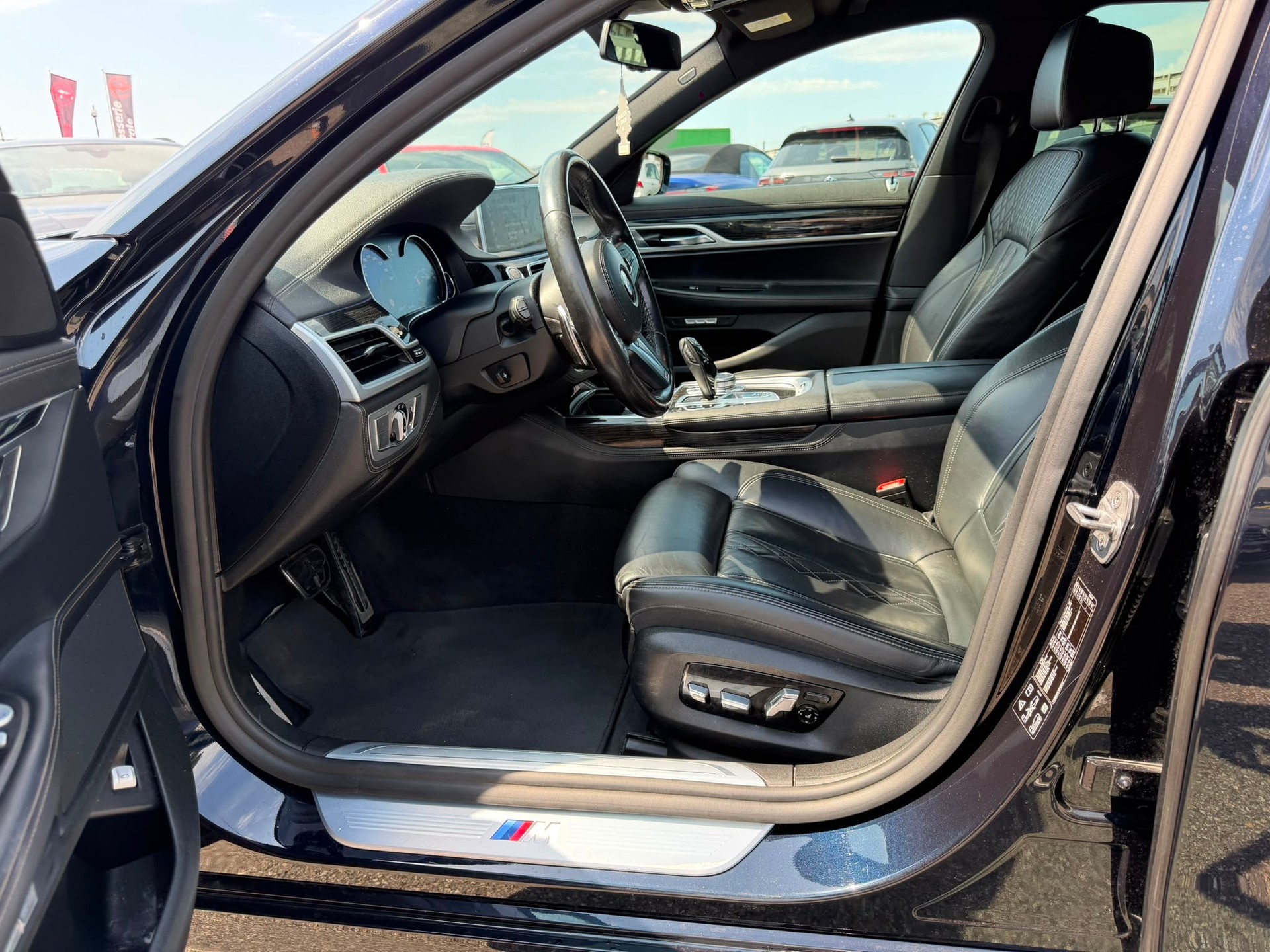 BMW 730d xDrive M-PACK Steptronic-image-10