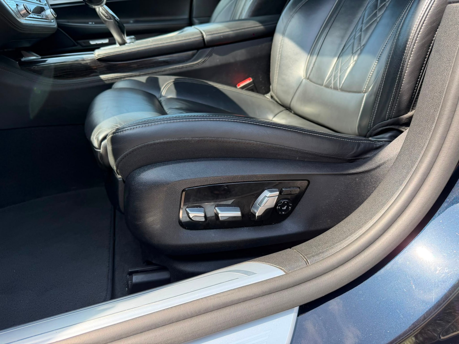 BMW 730d xDrive M-PACK Steptronic-image-11