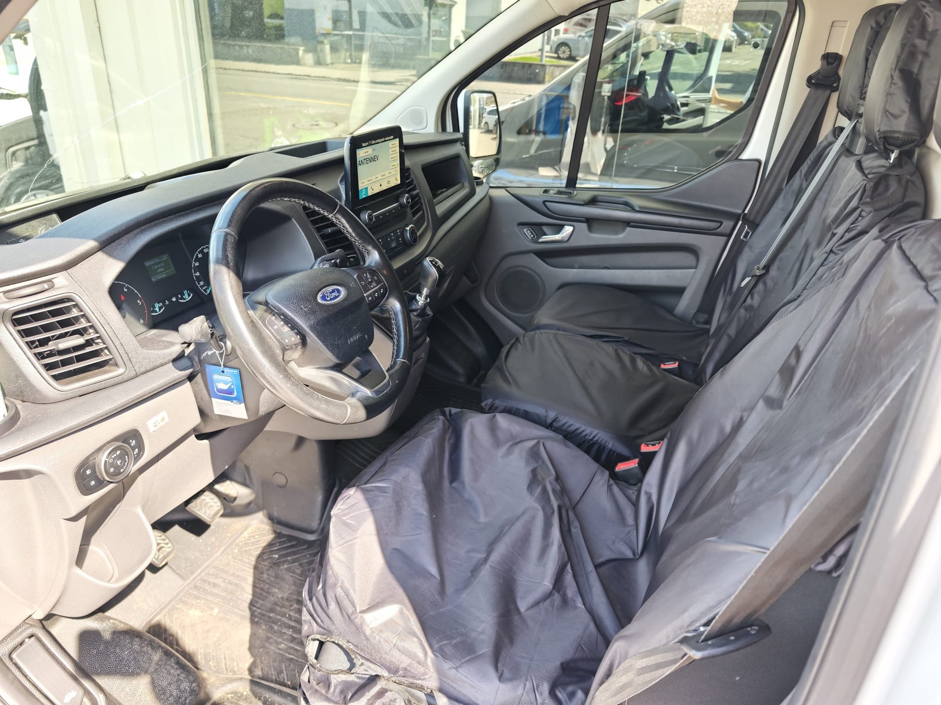 FORD Transit Custom 280 L1H1 105 PS Trend 4d-image-11