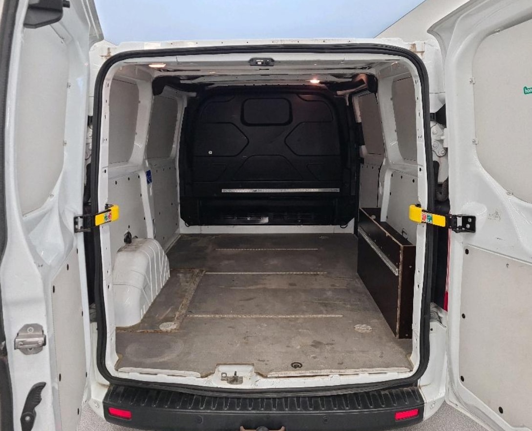 FORD Transit Custom 280 L1H1 105 PS Trend 4d-image-4