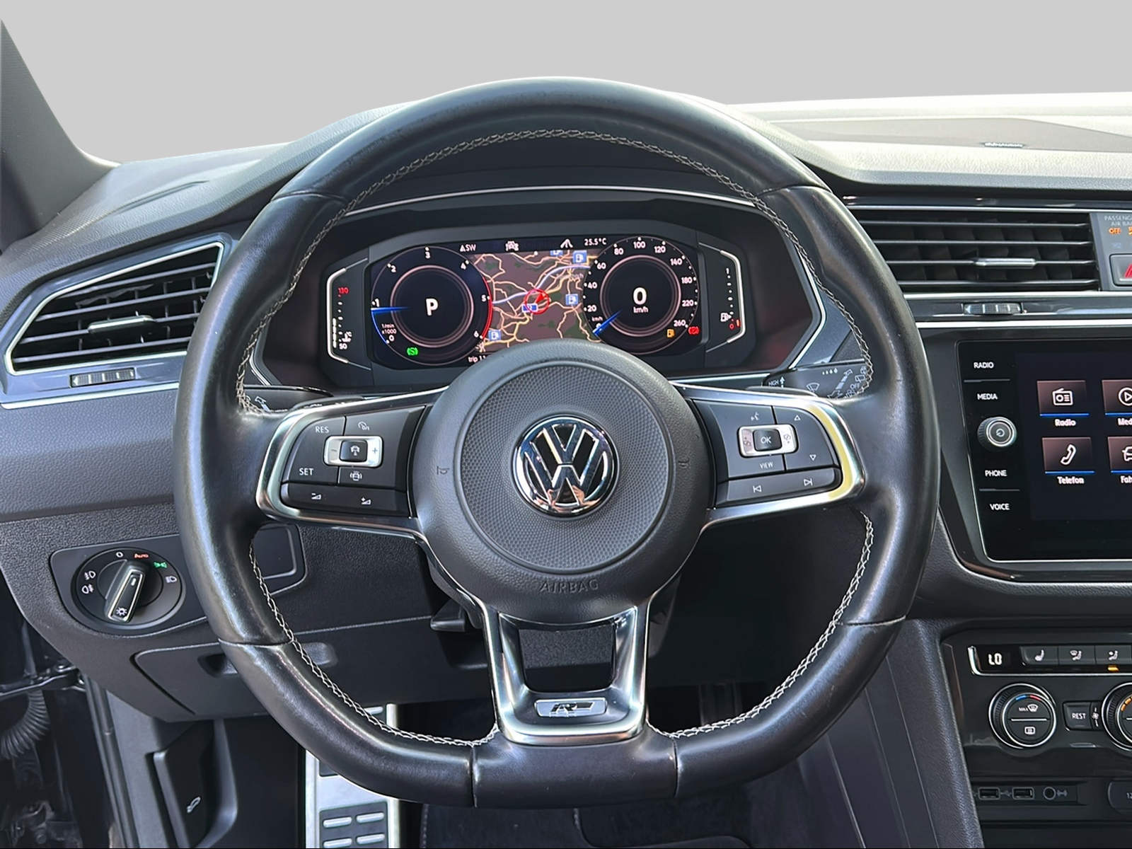 VW Tiguan 2.0 TDI SCR Highline 4Motion DSG-image-13
