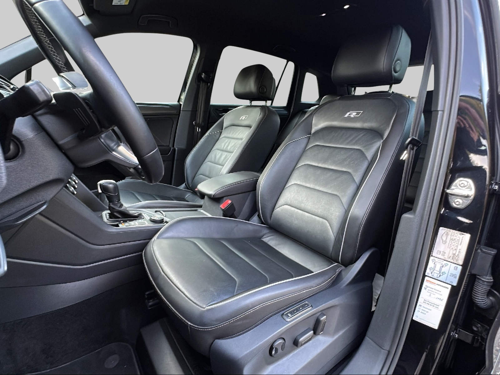 VW Tiguan 2.0 TDI SCR Highline 4Motion DSG-image-9