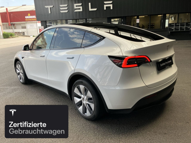 TESLA Model Y Long Range AWD-image-6