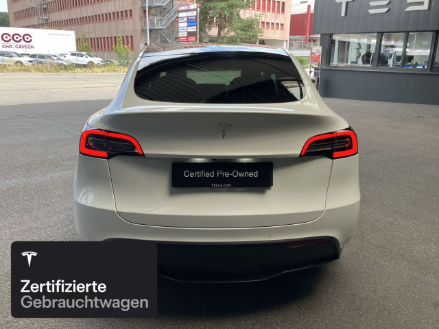 TESLA Model Y Long Range AWD-image-7