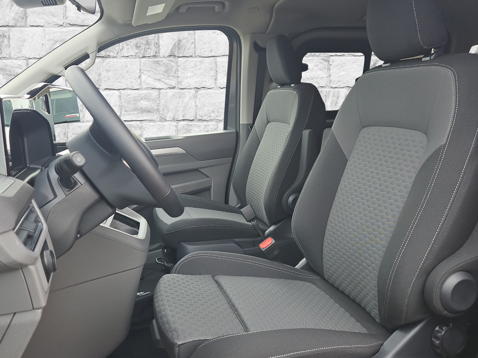 VW e-Caravelle Life 8 Plätzer-image-9