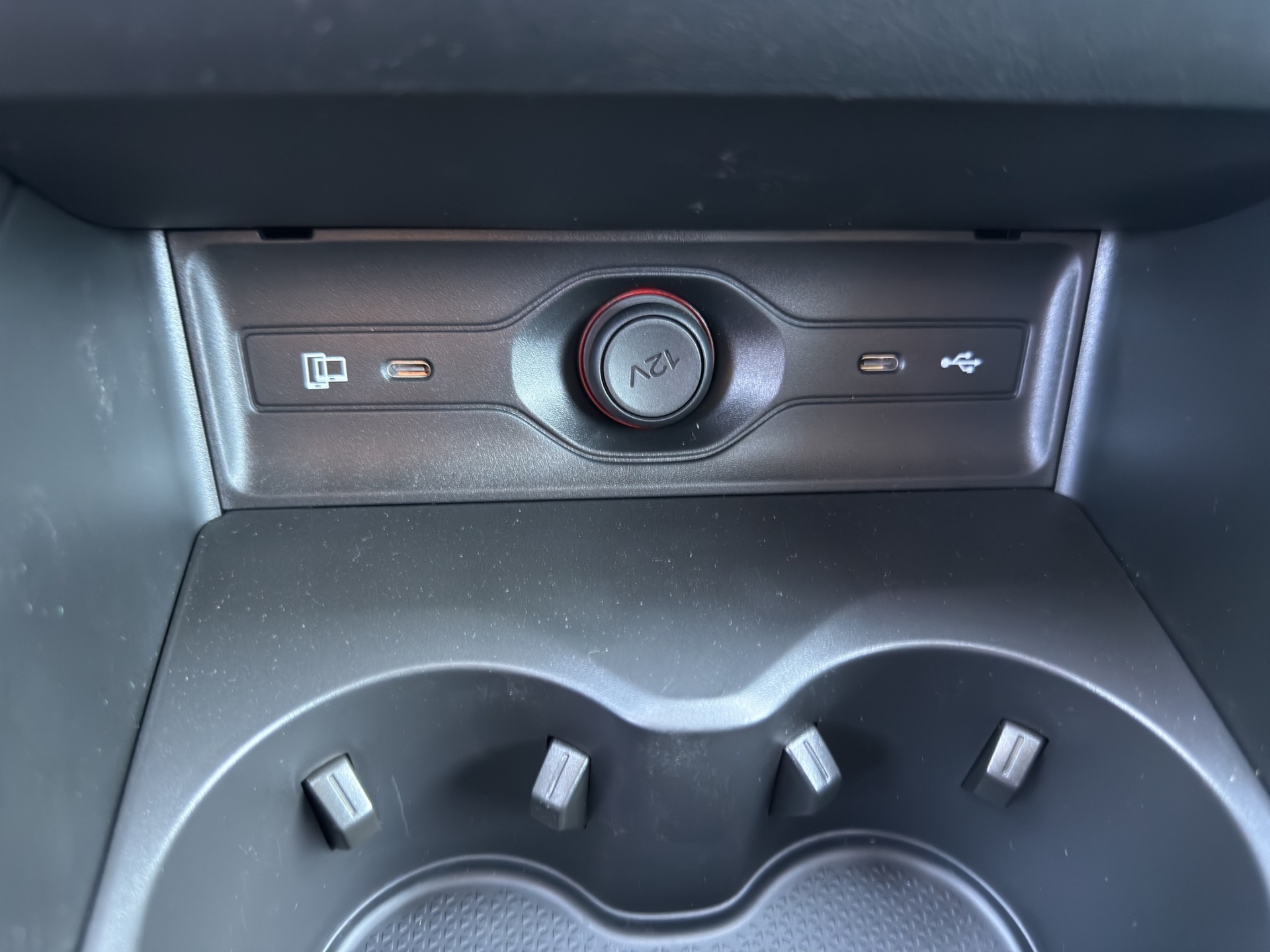 MG HS 1.5 T HEV Luxury-image-9