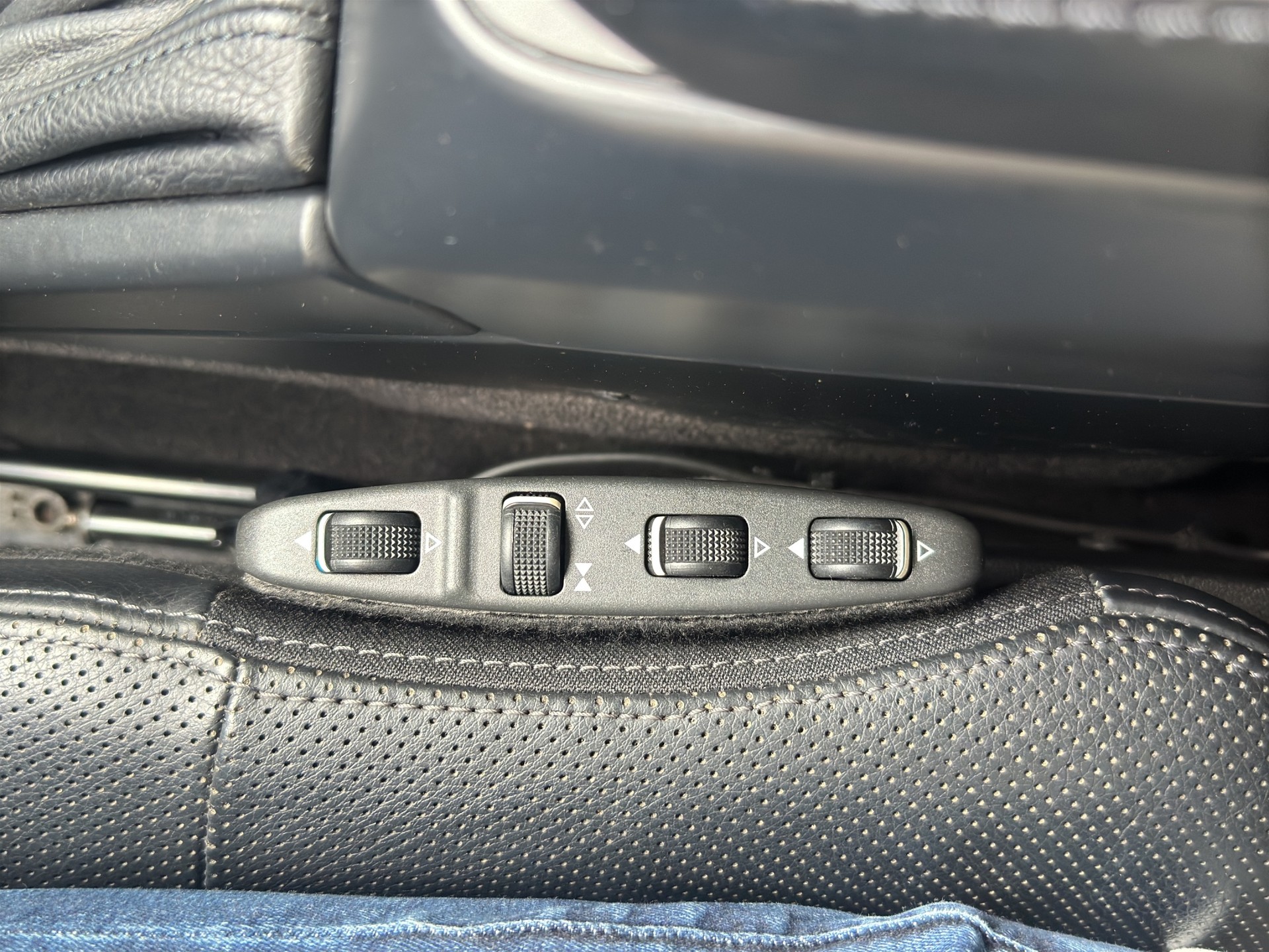 MERCEDES-BENZ G 500 (CH) Lang AHK / Sport Paket / Distronic Plus-image-13