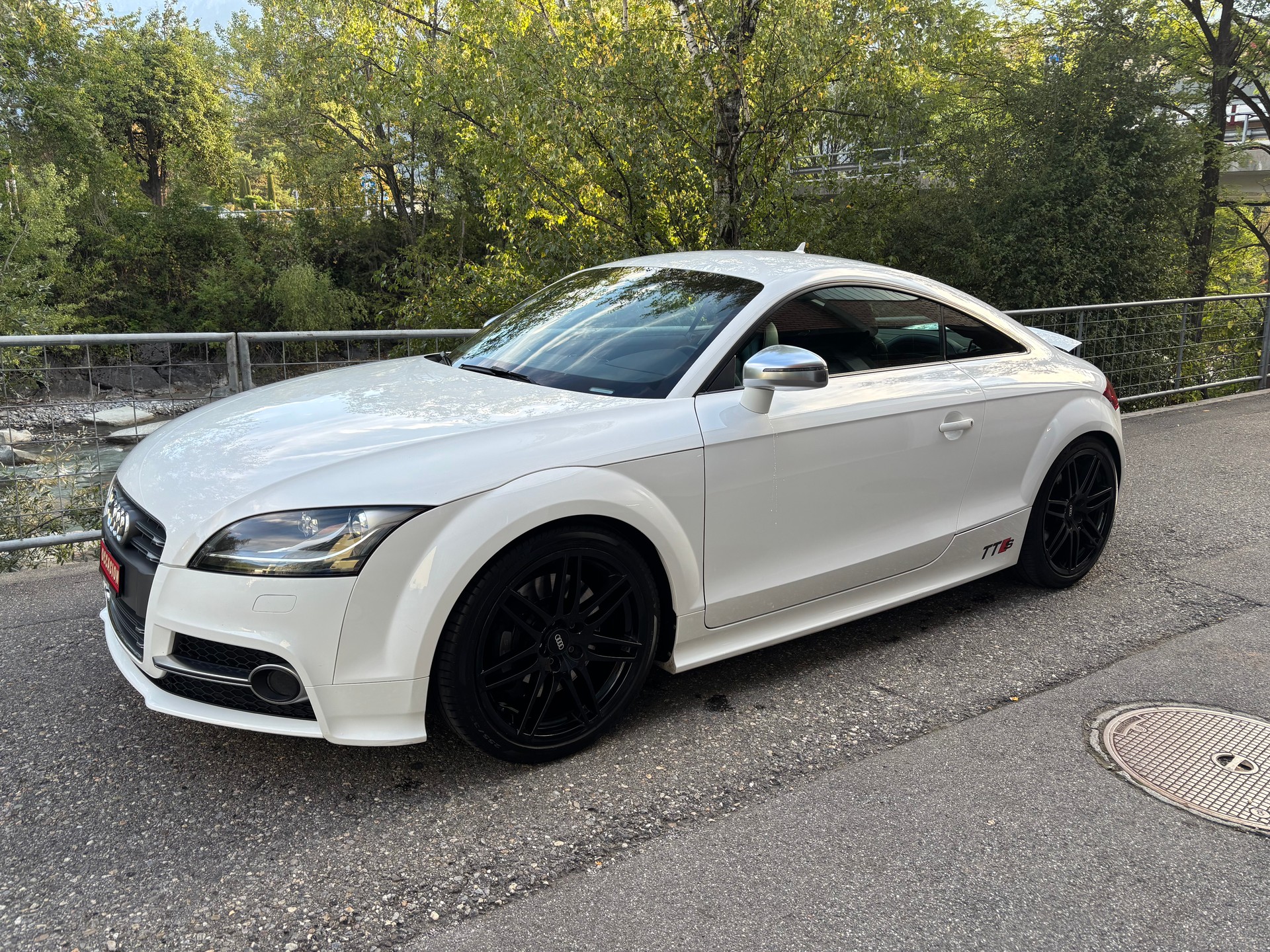 AUDI TTS Coupé 2.0 TFSI quattro S-tronic-showroom-element-1