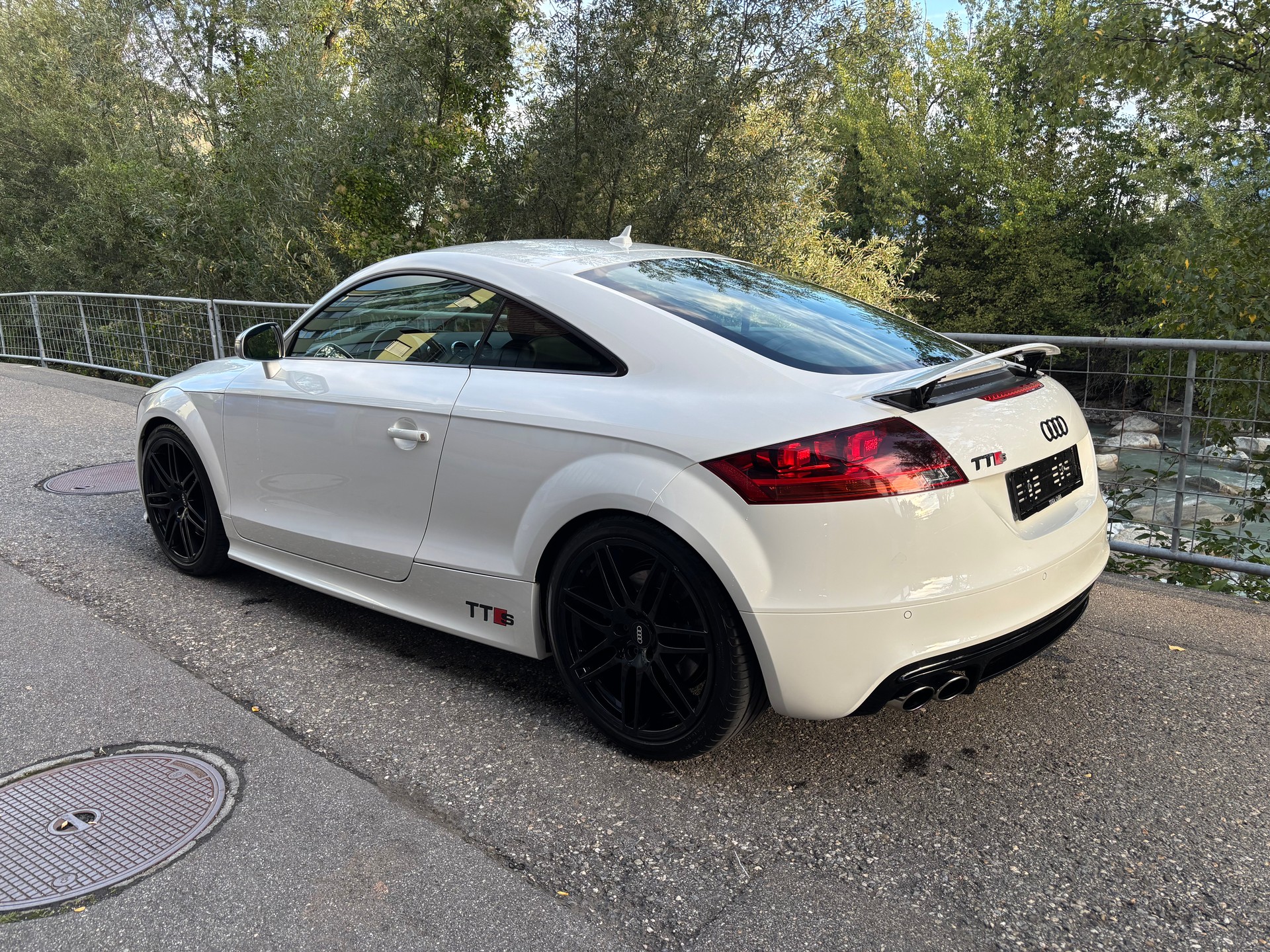 AUDI TTS Coupé 2.0 TFSI quattro S-tronic-showroom-element-2