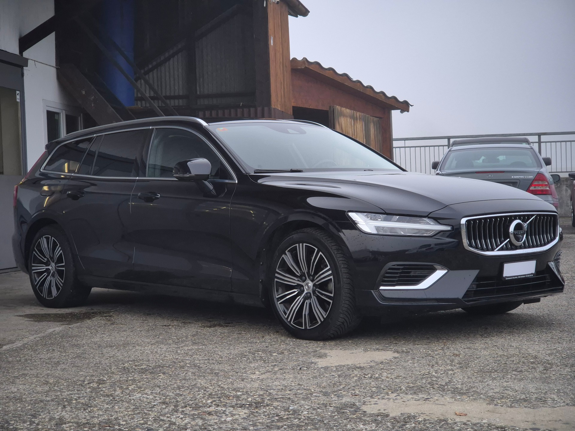 VOLVO V60 T6 eAWD Twin Engine Inscription Geartronic-image-3