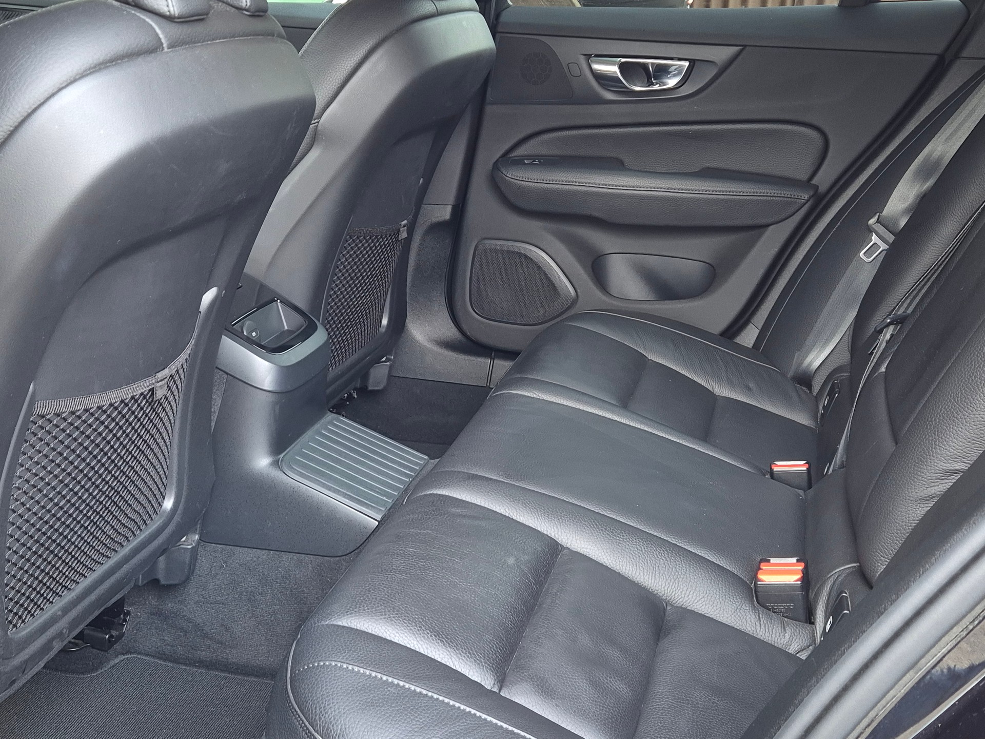 VOLVO V60 T6 eAWD Twin Engine Inscription Geartronic-image-14