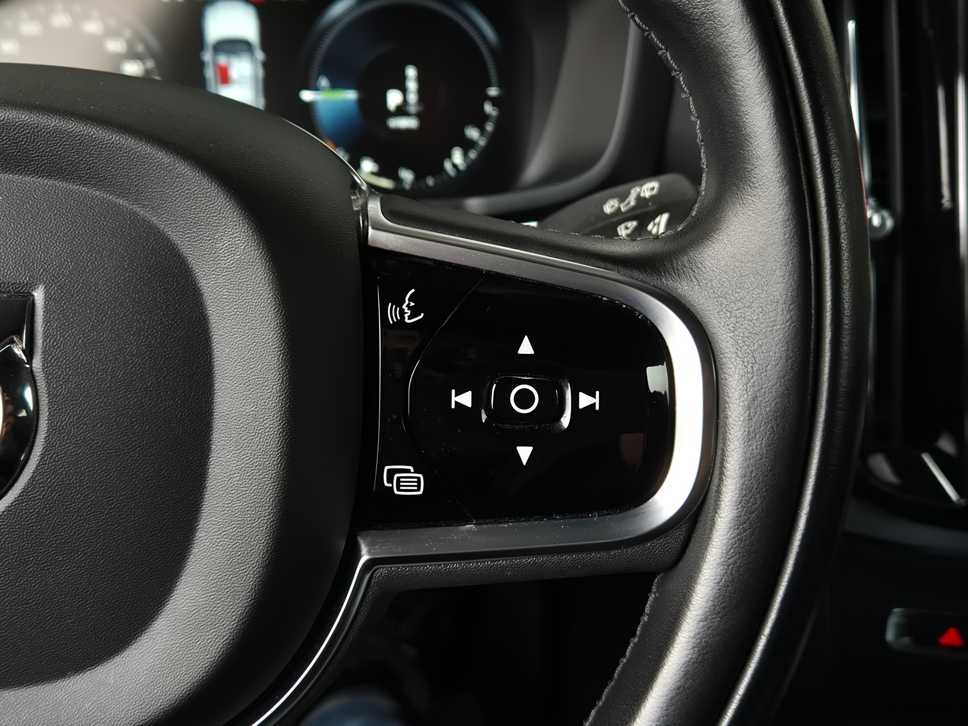 VOLVO V60 T6 eAWD Twin Engine Inscription Geartronic-image-30