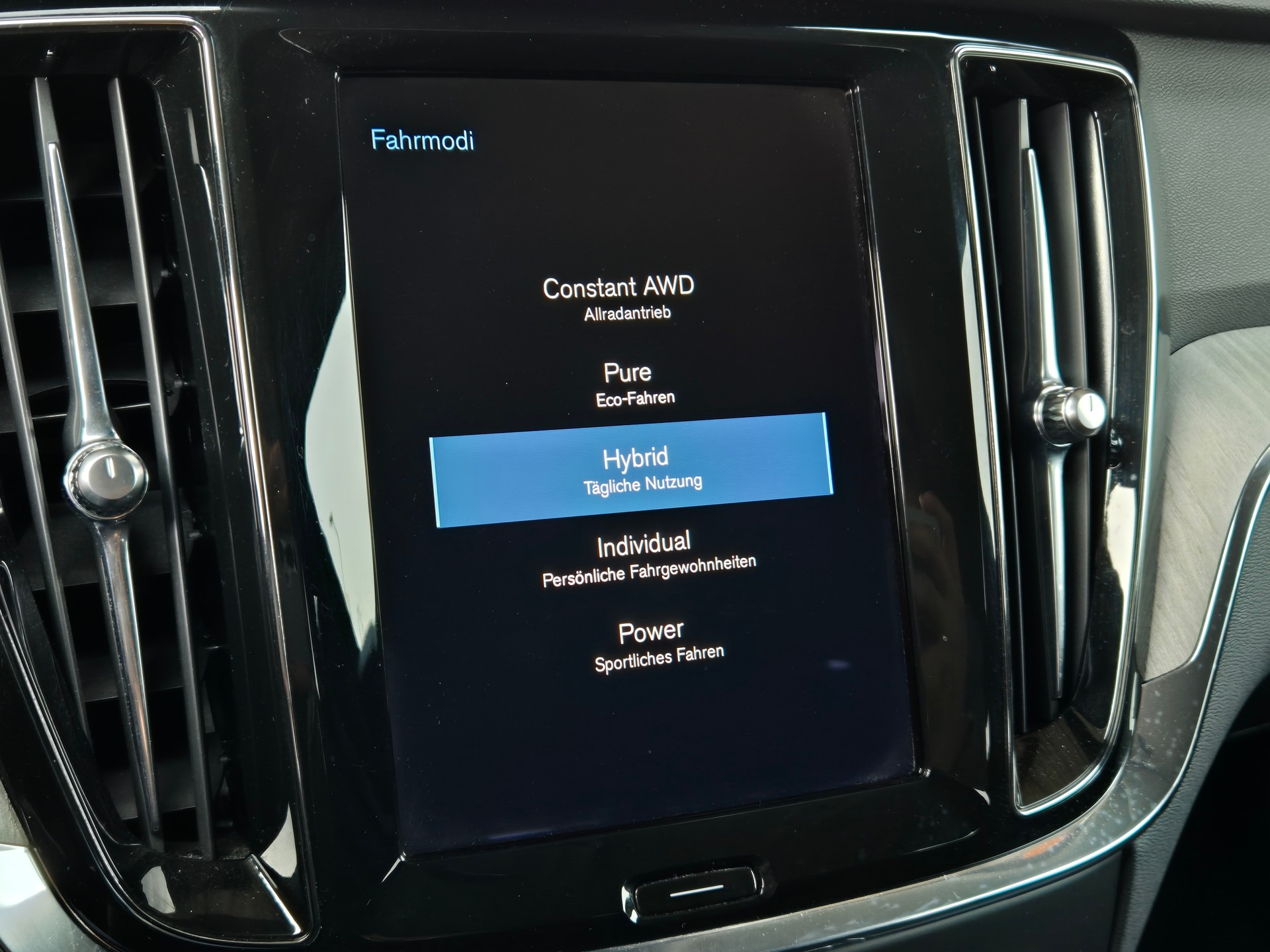 VOLVO V60 T6 eAWD Twin Engine Inscription Geartronic-image-28