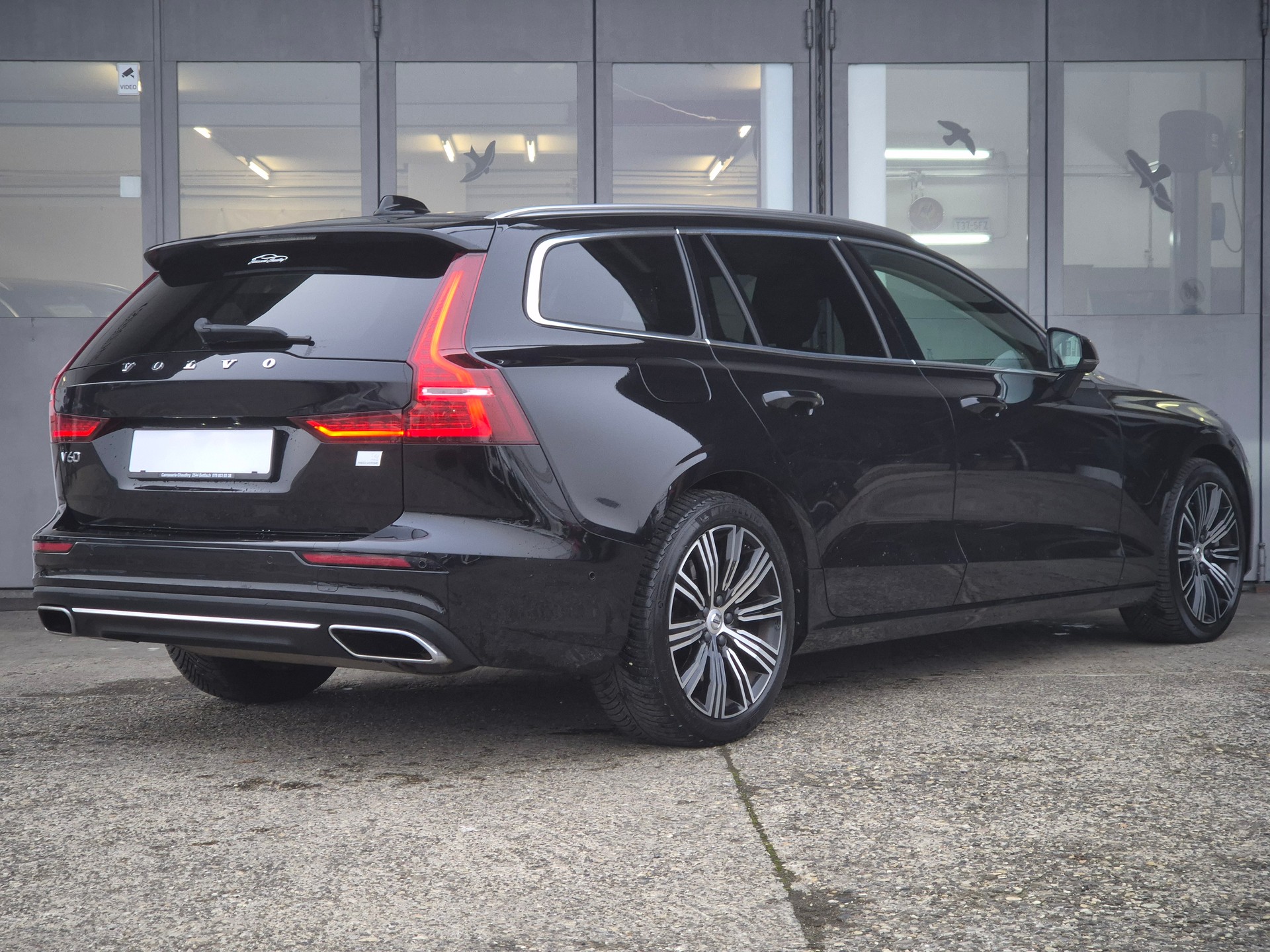 VOLVO V60 T6 eAWD Twin Engine Inscription Geartronic-image-5