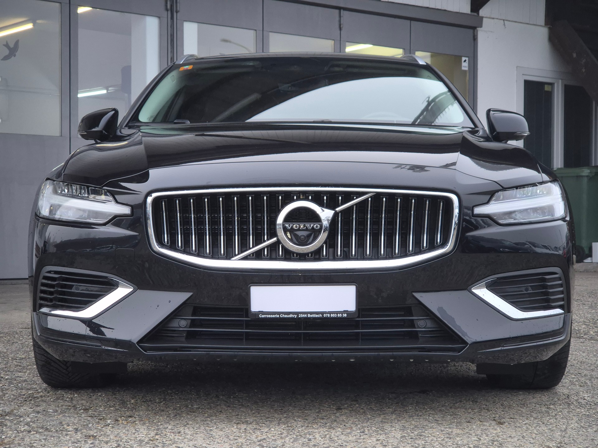 VOLVO V60 T6 eAWD Twin Engine Inscription Geartronic-image-2