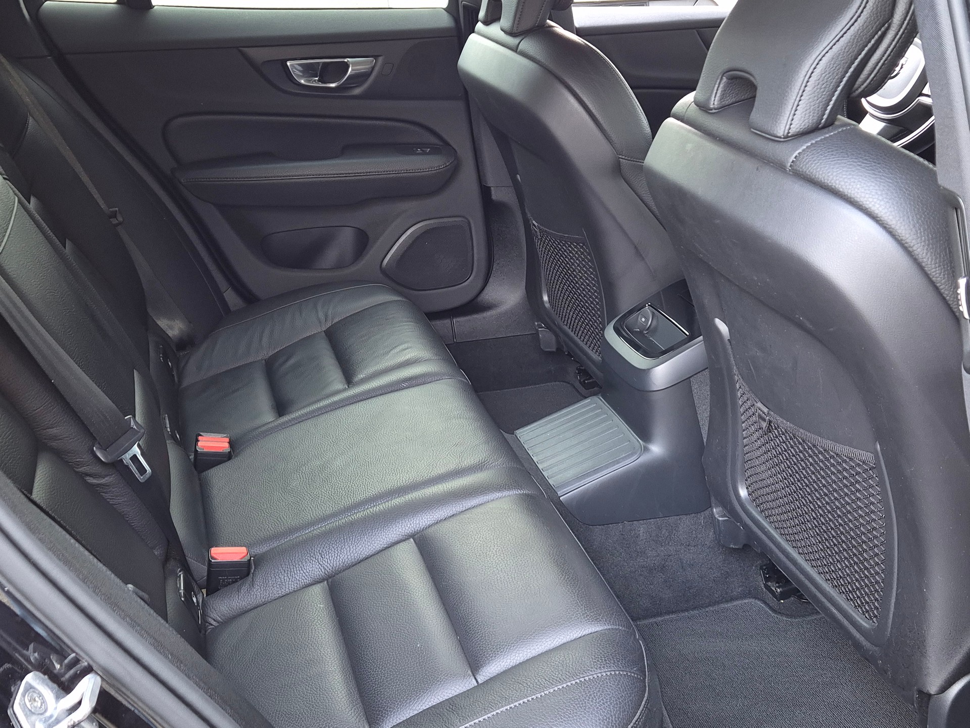 VOLVO V60 T6 eAWD Twin Engine Inscription Geartronic-image-15