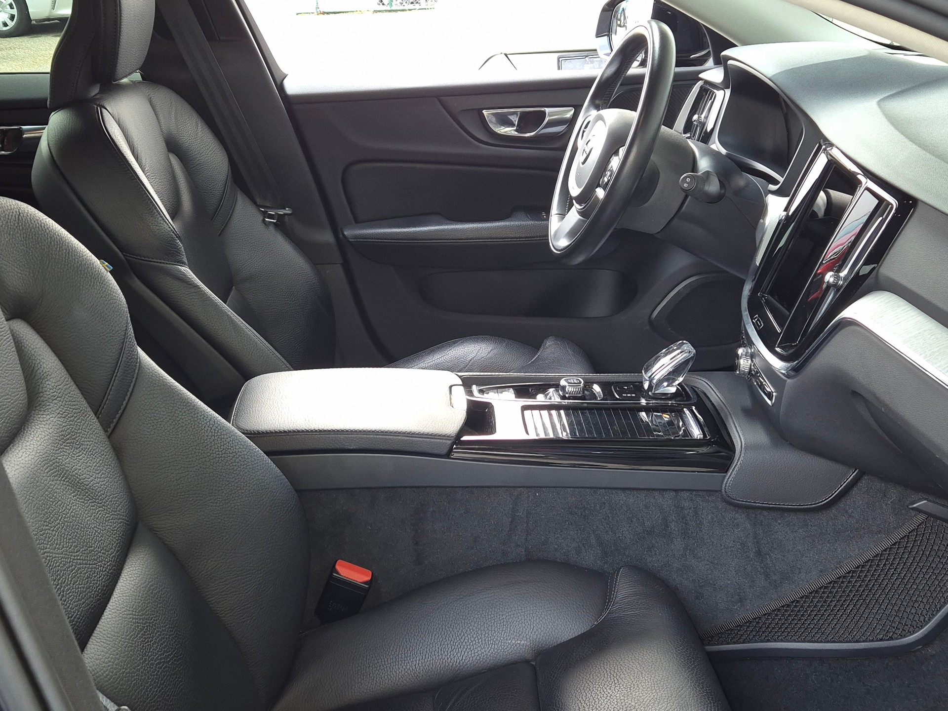 VOLVO V60 T6 eAWD Twin Engine Inscription Geartronic-image-13