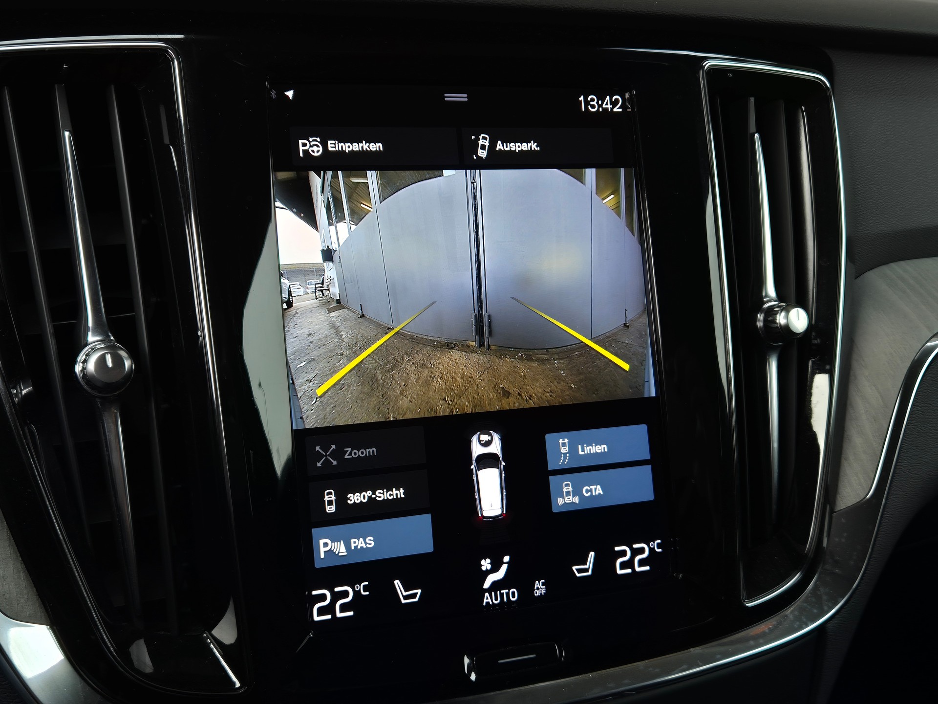 VOLVO V60 T6 eAWD Twin Engine Inscription Geartronic-image-19
