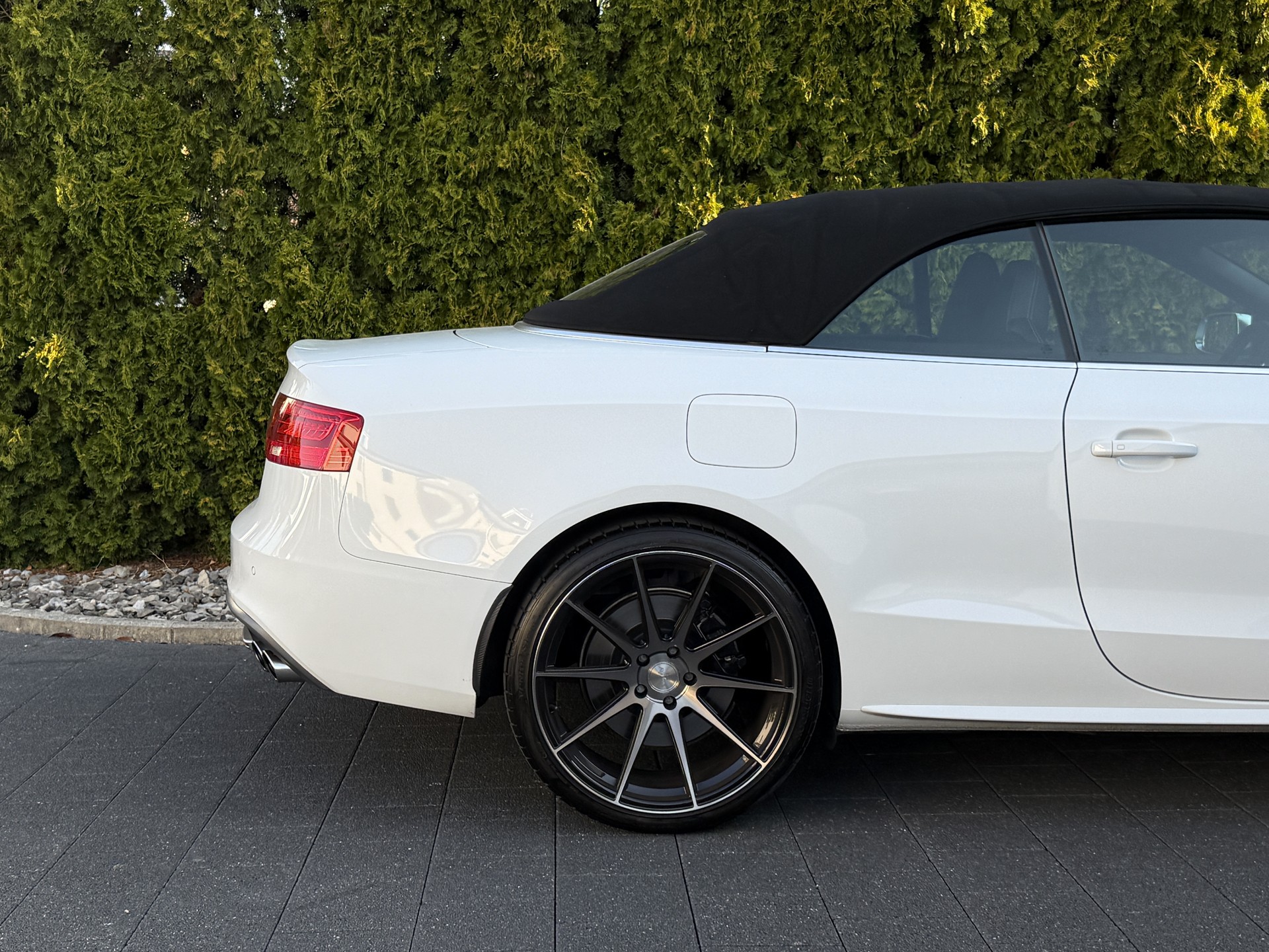 AUDI S5 Cabrio 3.0 TFSI quattro S-tronic / Liebhaberfahrzeug-image-13