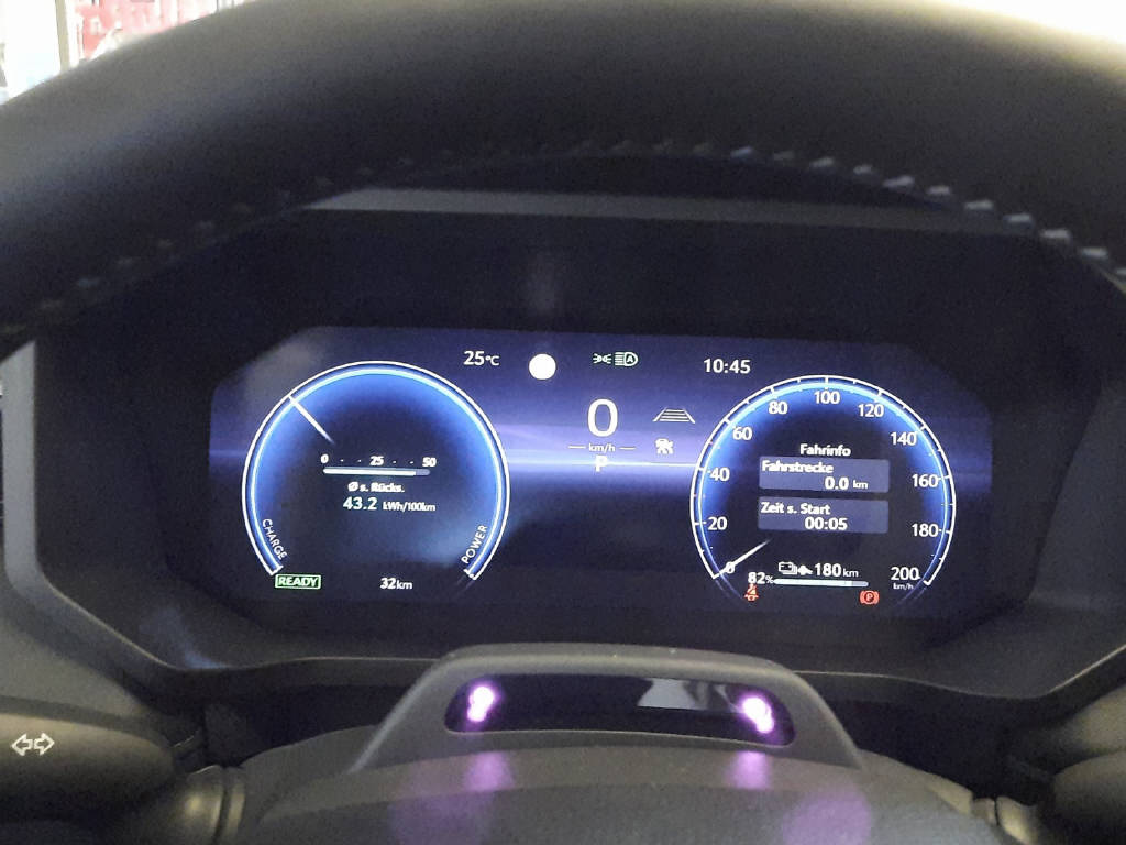 TOYOTA Hilux Double Cab.-Pick-up 59KWh Style-image-11
