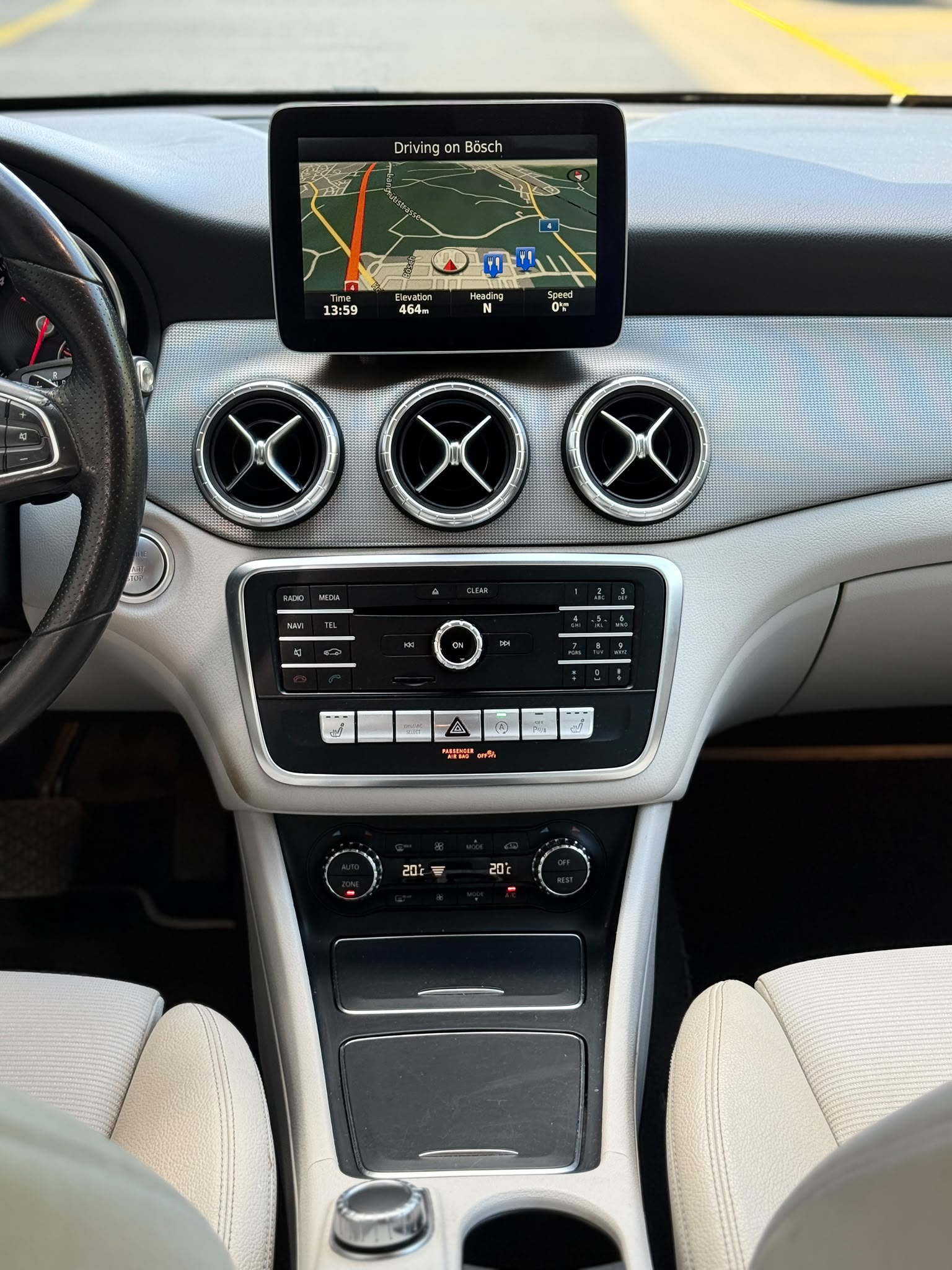 MERCEDES-BENZ CLA 250 Urban 4m Shooting Brake-image-13