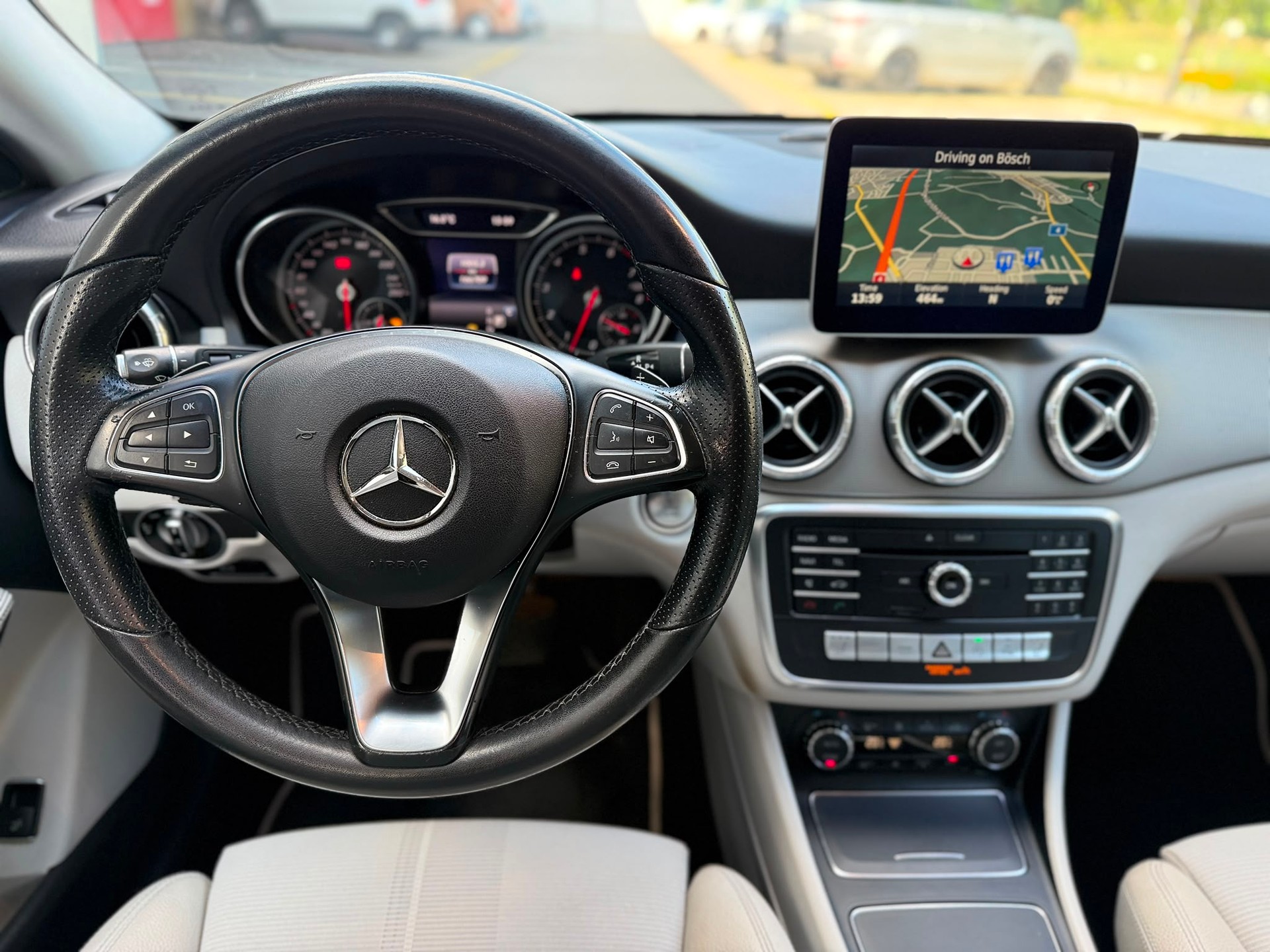 MERCEDES-BENZ CLA 250 Urban 4m Shooting Brake-image-12