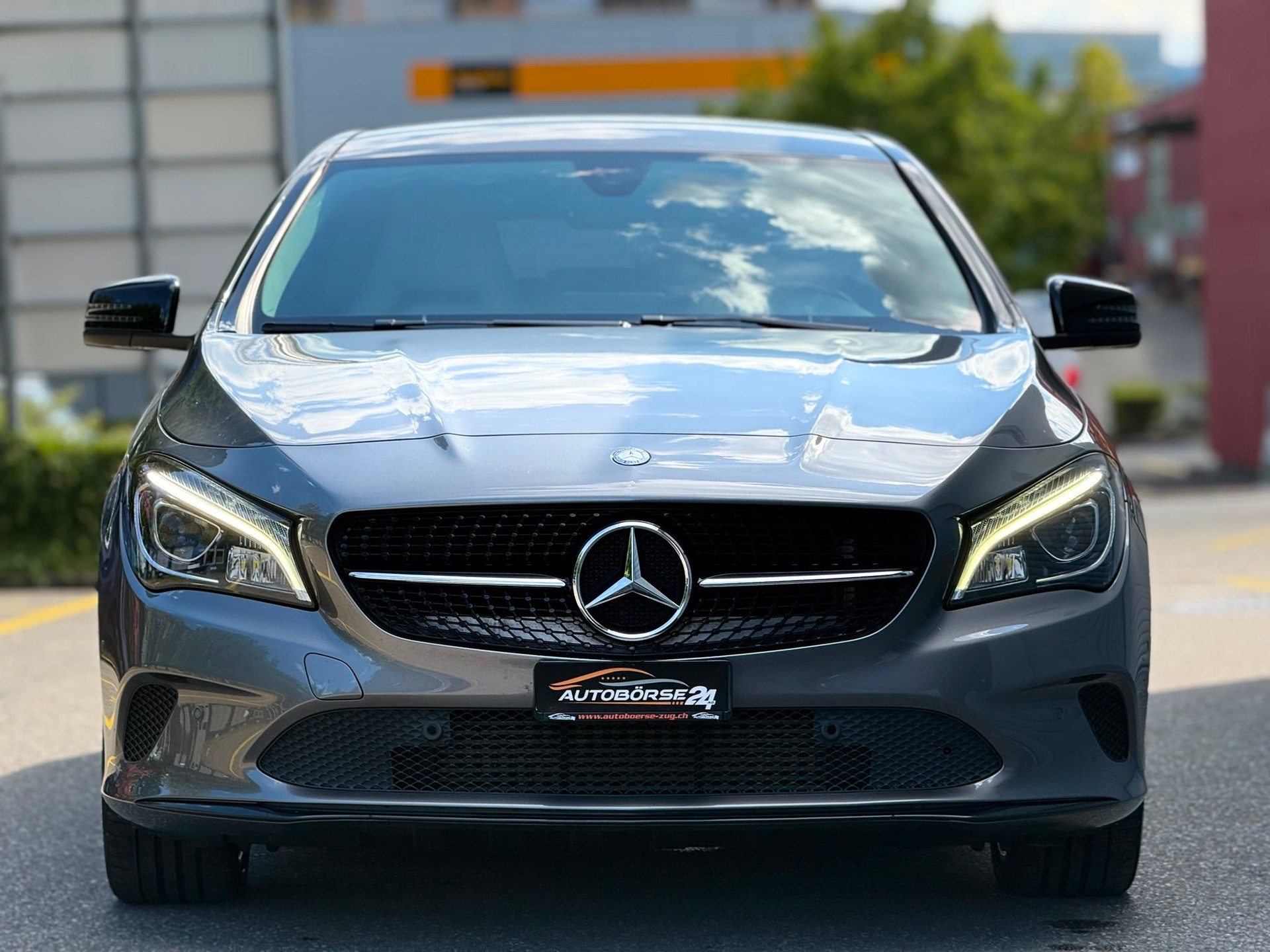 MERCEDES-BENZ CLA 250 Urban 4m Shooting Brake-image-2
