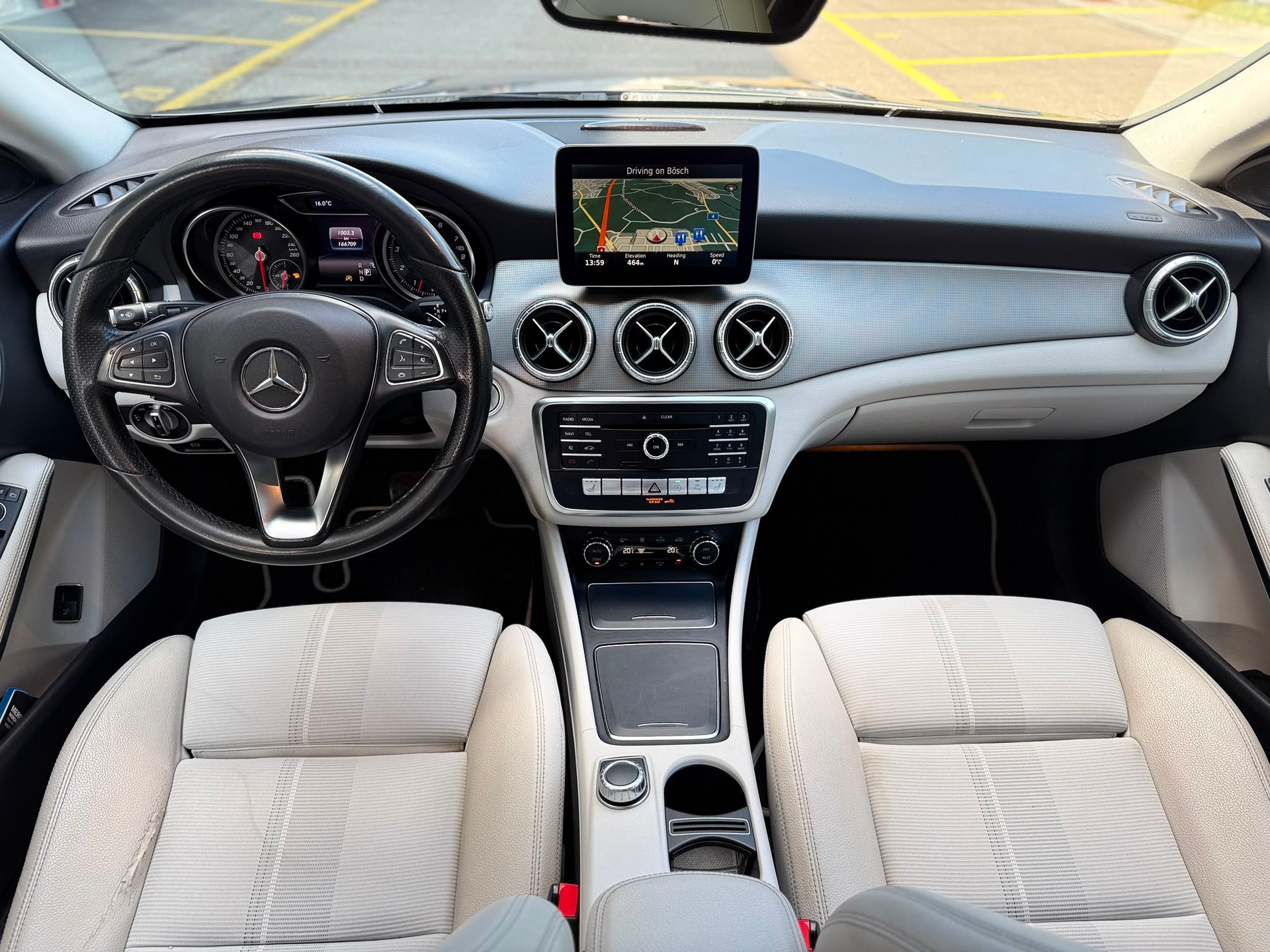 MERCEDES-BENZ CLA 250 Urban 4m Shooting Brake-image-11