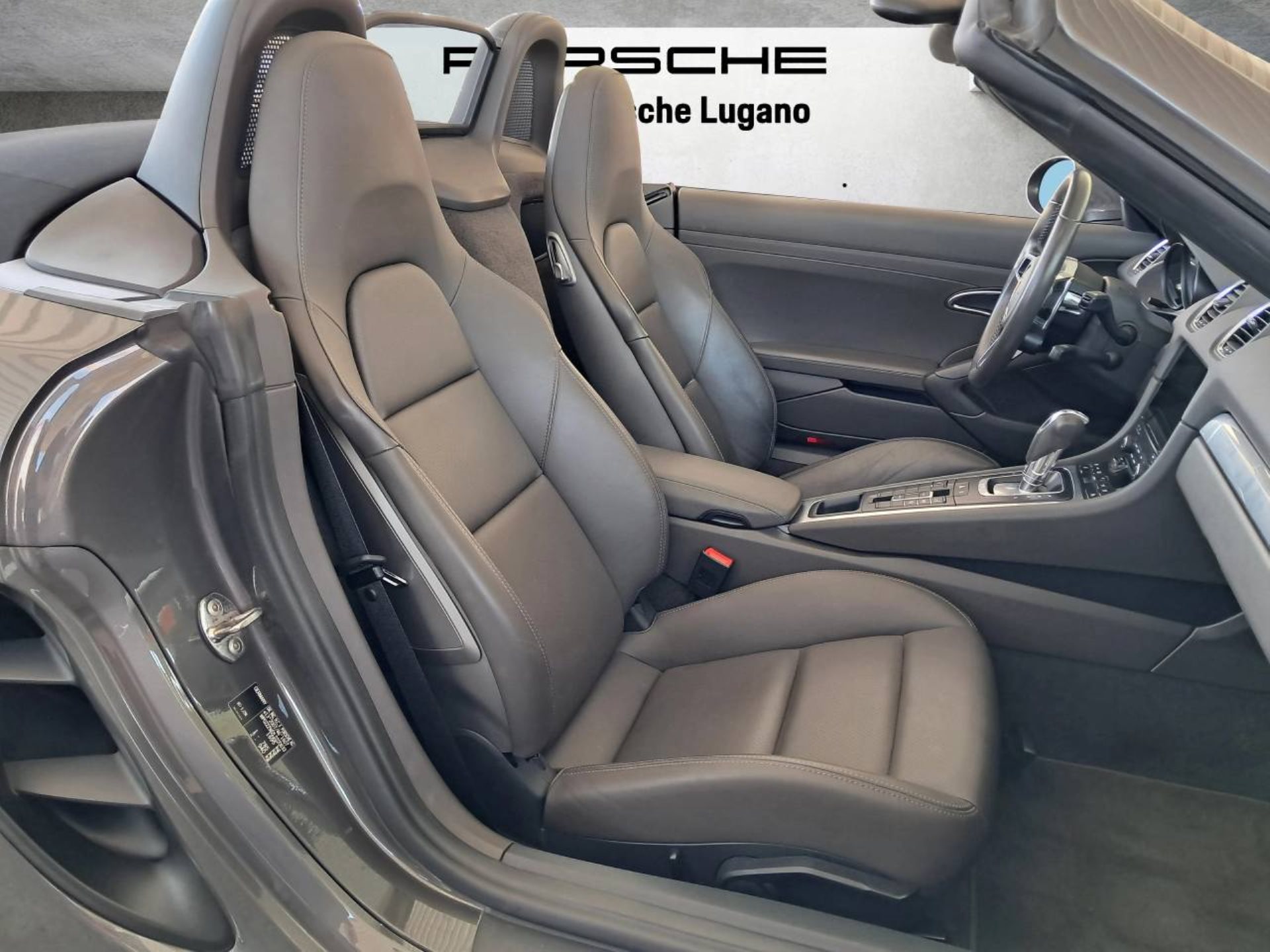 PORSCHE 718 Boxster S-image-17