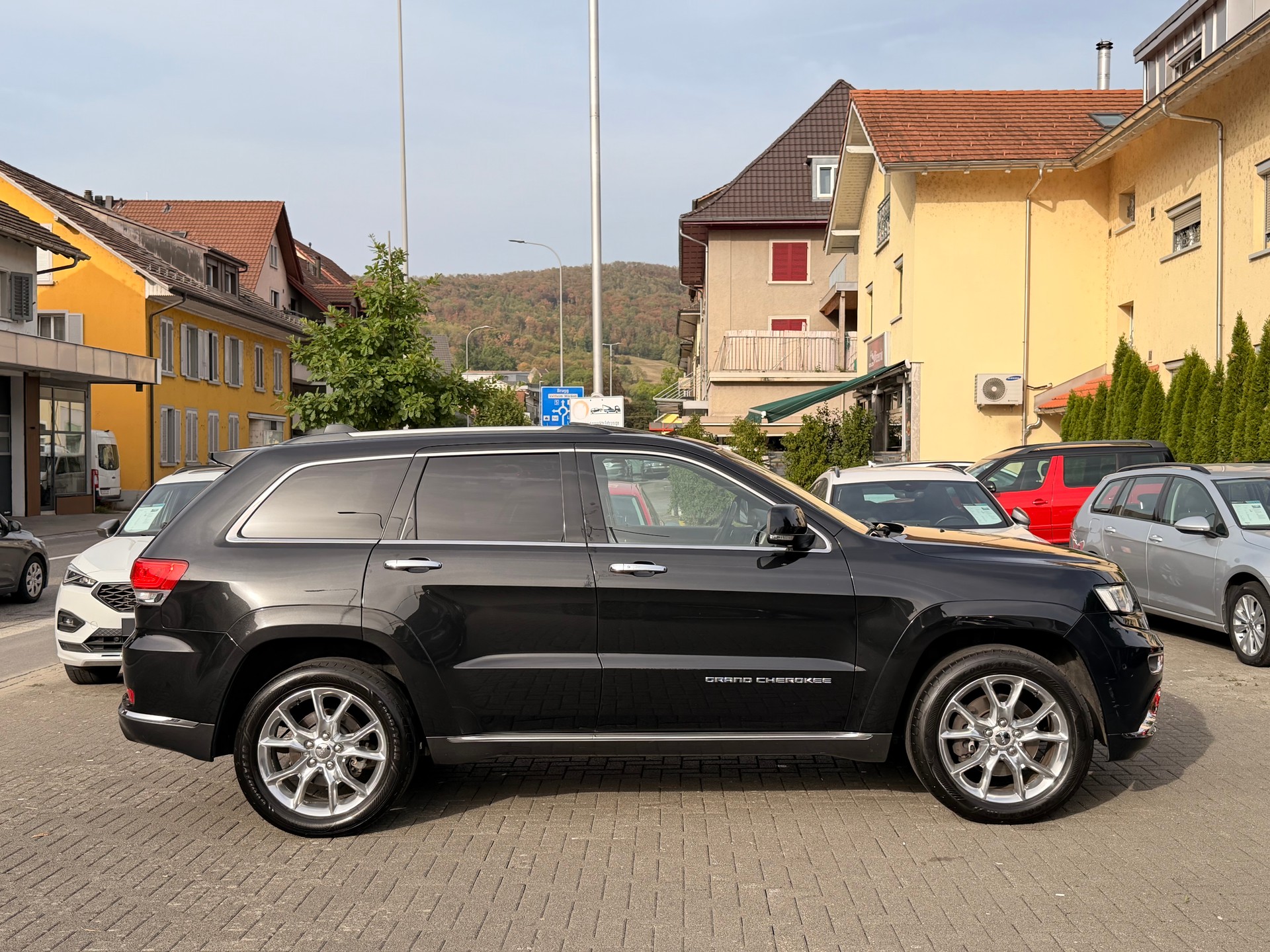 JEEP Grand Cherokee 3.0 CRD Summit Automatic-image-12