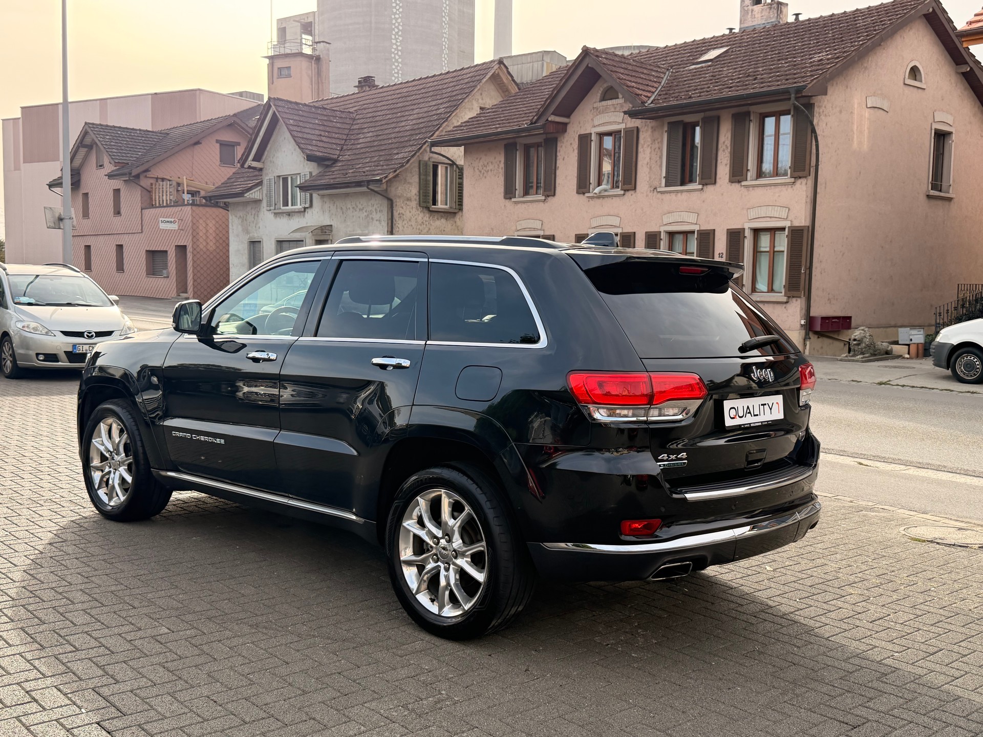 JEEP Grand Cherokee 3.0 CRD Summit Automatic-image-3