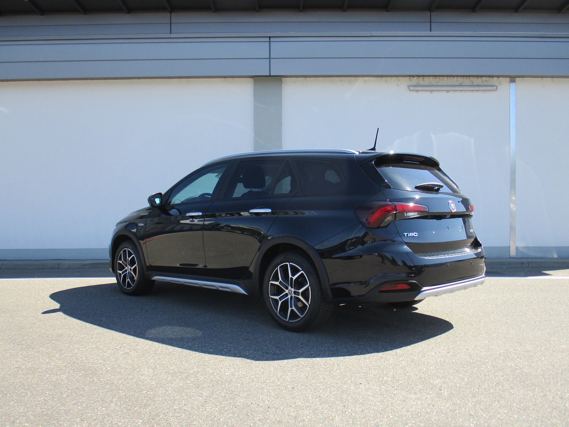 FIAT Tipo SW 1.5 MHEV Cross (Kombi)-image-2