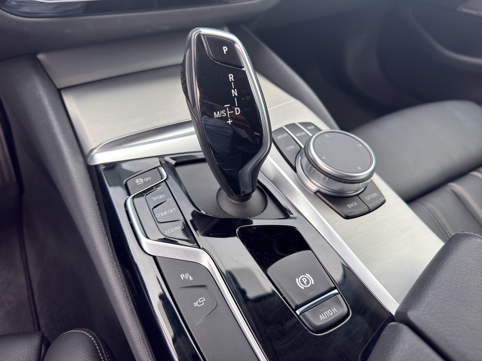 BMW 520d xDrive Touring SPORT LINE-image-13