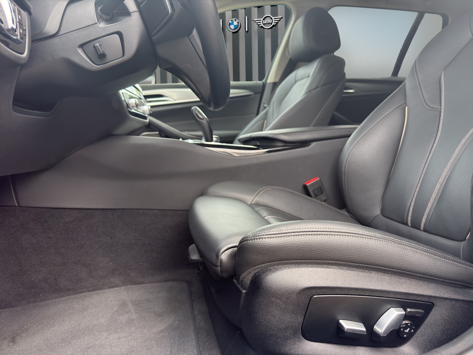 BMW 520d xDrive Touring SPORT LINE-image-16