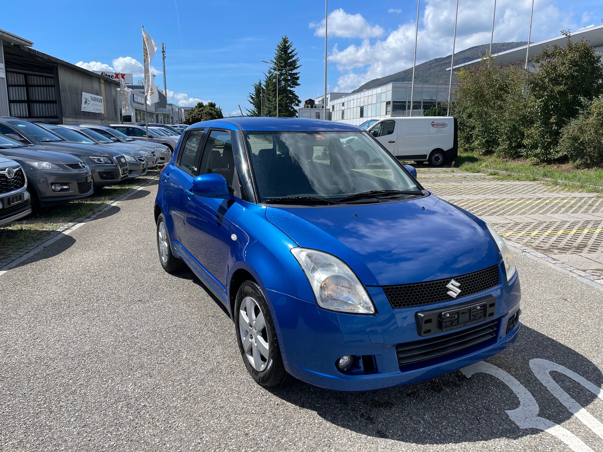 SUZUKI Swift 1.3i 16V GL Top 4x4-image-1