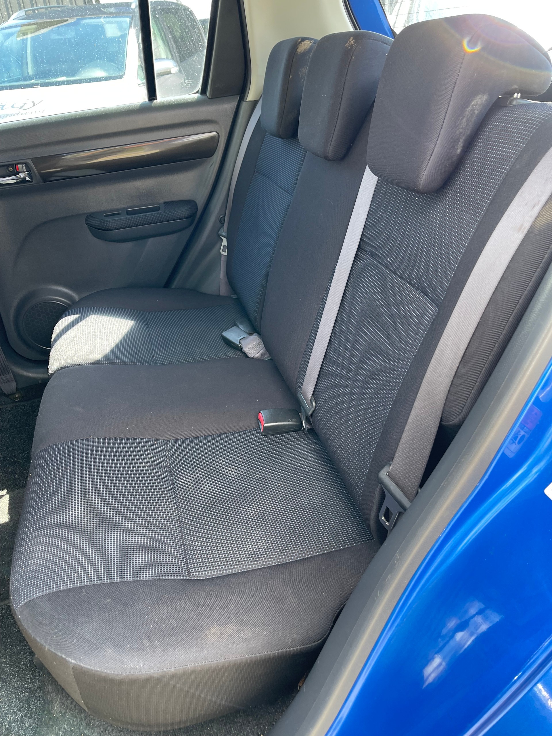 SUZUKI Swift 1.3i 16V GL Top 4x4-image-11