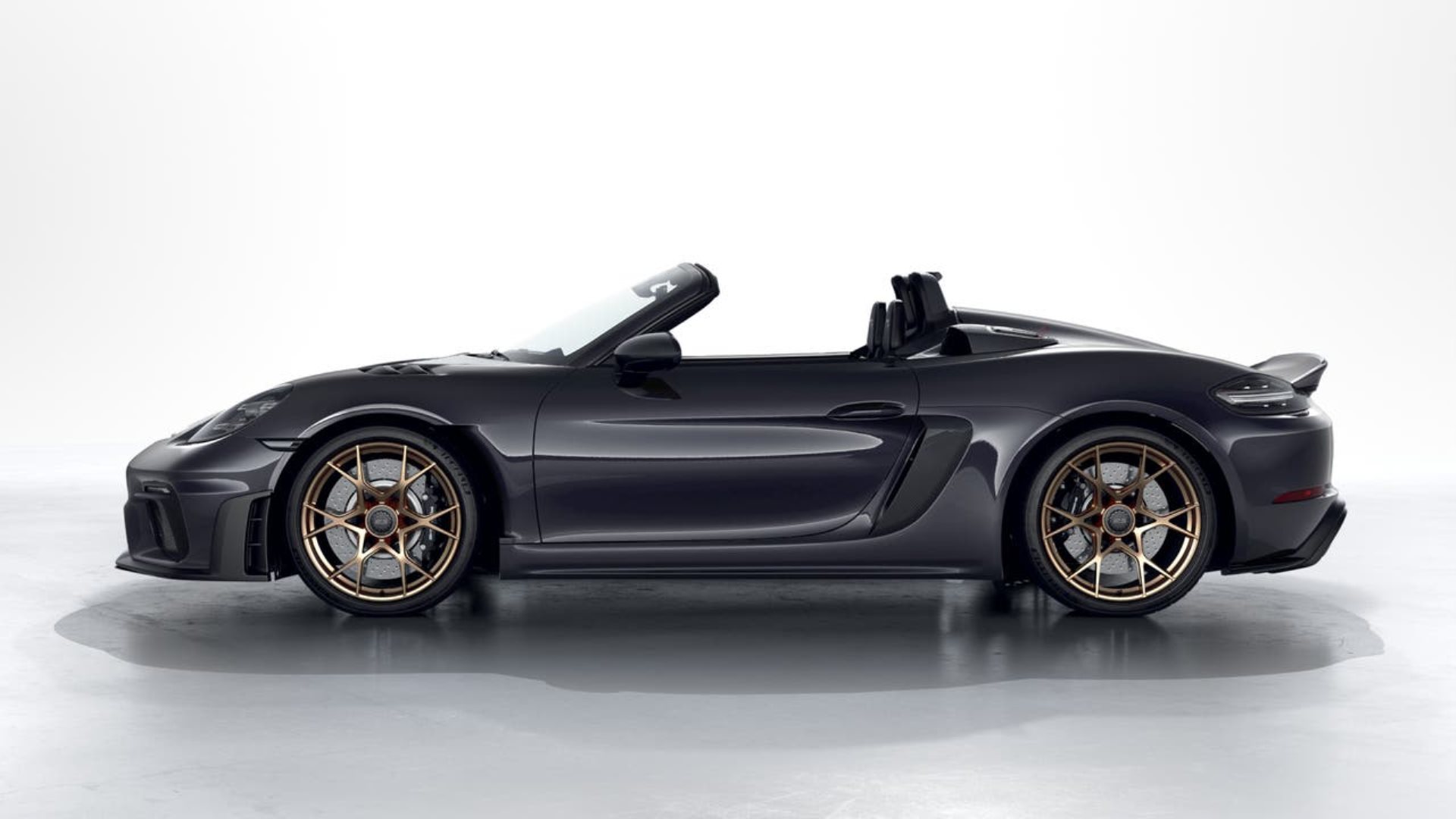 PORSCHE 718 Spyder RS-showroom-element-1
