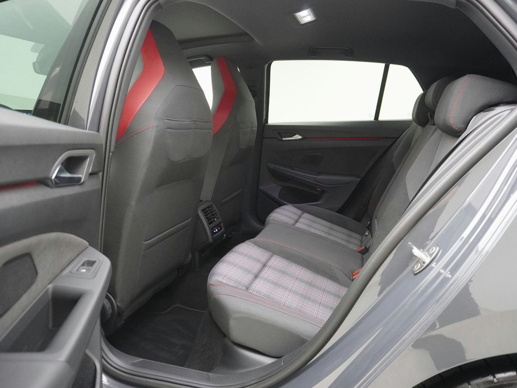 VW Golf 8.5 2.0 TSI DSG GTI Black Style ** Harman/Kardon / Head-Up / Panoramadach **-image-12