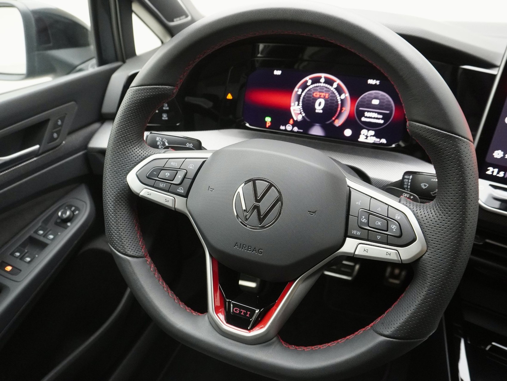VW Golf 8.5 2.0 TSI DSG GTI Black Style ** Harman/Kardon / Head-Up / Panoramadach **-image-11